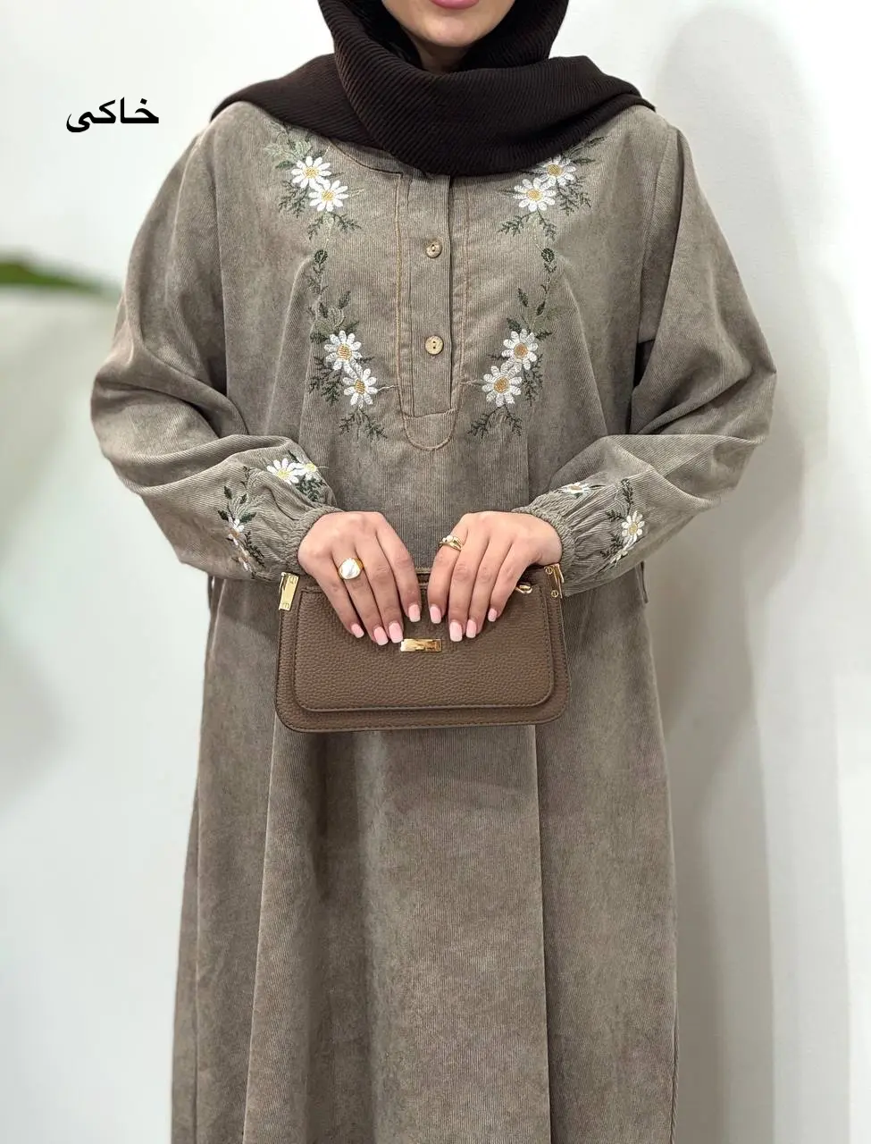 پیراهن مانتویی گلدوزی بابونه همراه با کمربند